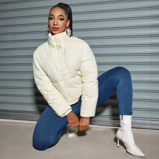 Damen Steppjacke mit hochabschließendem Kragen und figurbetontem Schnitt R&B