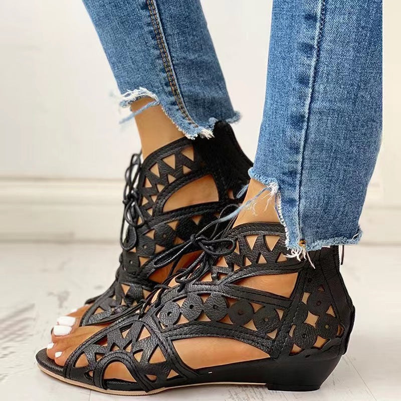 Damen Kunstleder-Sandalen mit Cut-Out-Design und Schnürung R&B