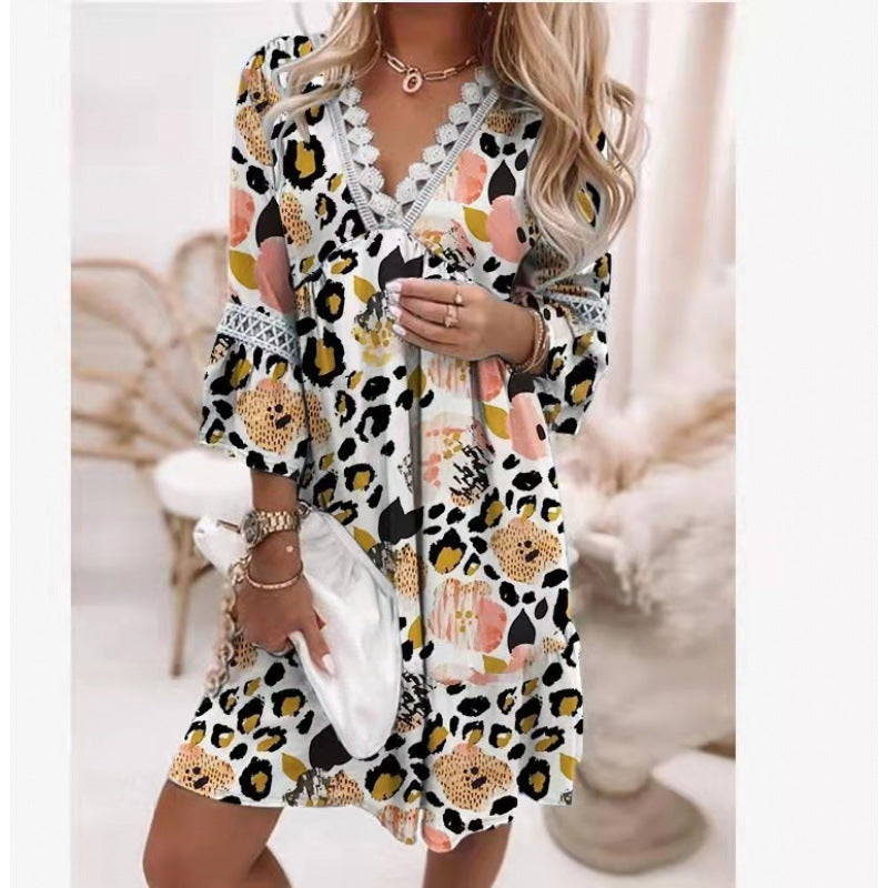 Damen Blumiges Tunika-Kleid mit Spitzenakzenten R&B