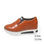 Damen Slip-On Sneaker mit luxuriösem Krokodil-Lederlook und bequemem Hochplateau