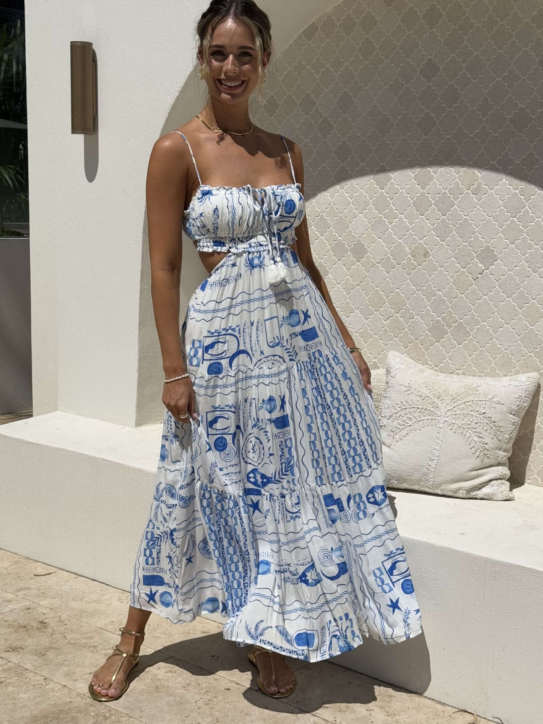 Damen Maxikleid mit verspieltem Cut-Out-Design und dekorativem Kordelzug R&B