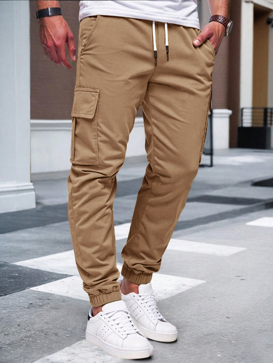 Herren nan tapered Freizeit-Cargohose mit aufgesetzten Klapptaschen, Tunnelzugbund und elastischen Beinabschlüssen R&B