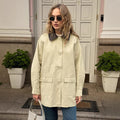Damen Urbaner Utility-Mantel mit kontrastierendem Kragen und praktischen Taschen R&B