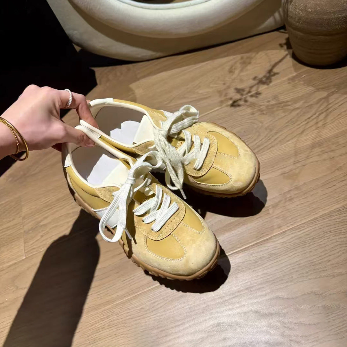 Damen Sportliche Sneakers aus hochwertigem Wildleder mit robustem Sohlenprofil R&B