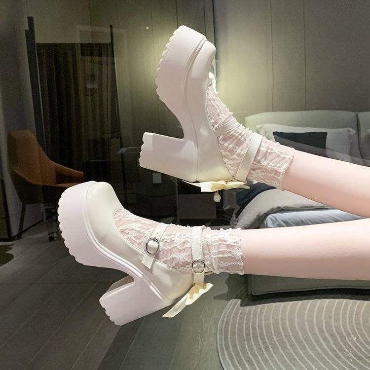 Damen Plateau-Pumps mit dekorativem Riemchen und eleganter Schnalle R&B