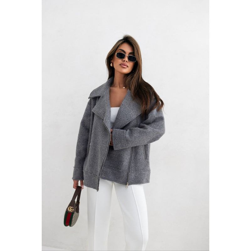 Damen elegante flauschige Bikerjacke mit goldenen Reißverschlussdetails R&B