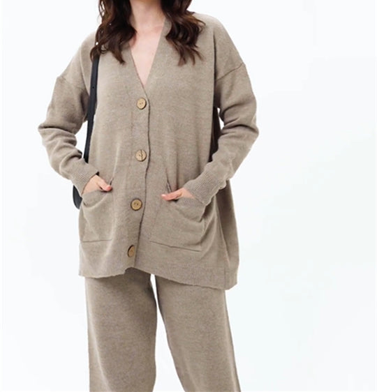 Damen gemütlicher Strick-Cardigan mit praktischen Taschen und Knopfdetails R&B
