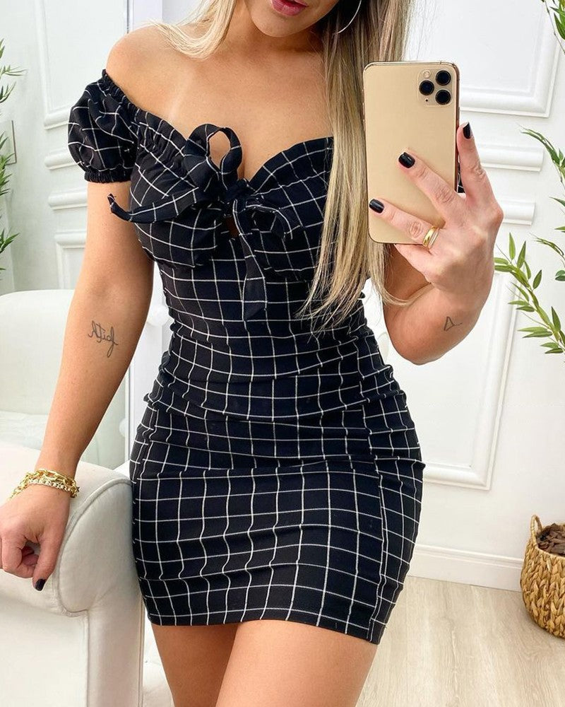 Damen figurbetontes Minikleid mit Rüschendetails und Karomuster R&B
