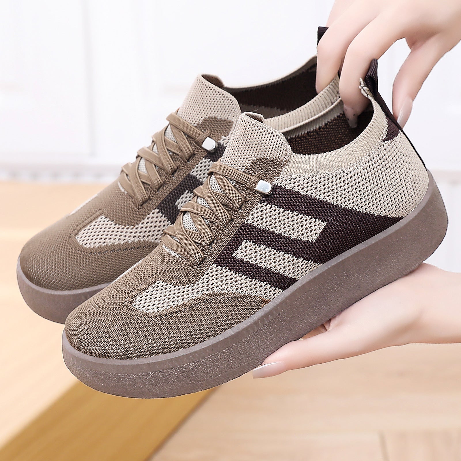 Damen Bequeme und atmungsaktive Sneakers mit Plateau von R&B
