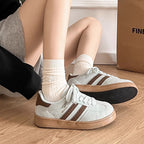 Damen Sneakers mit hochwertigem Velours-Obermaterial und rutschfester Gummisohle R&B