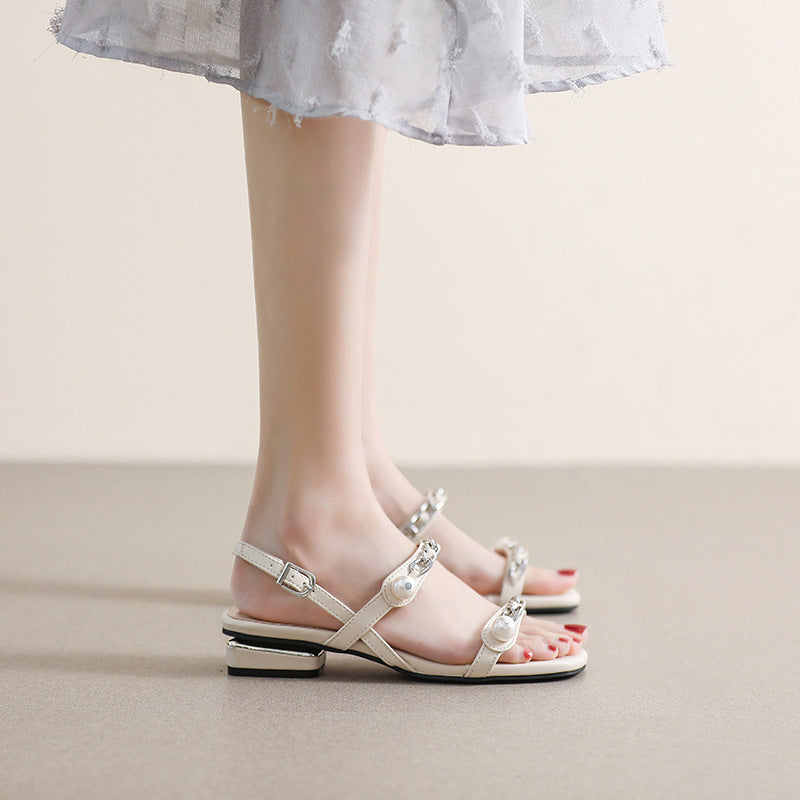 Damen Sandalen mit eleganter Ketten- und Perlenapplikation