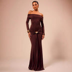Damen Abendkleid mit schulterfreier Silhouette und elegantem Raffung