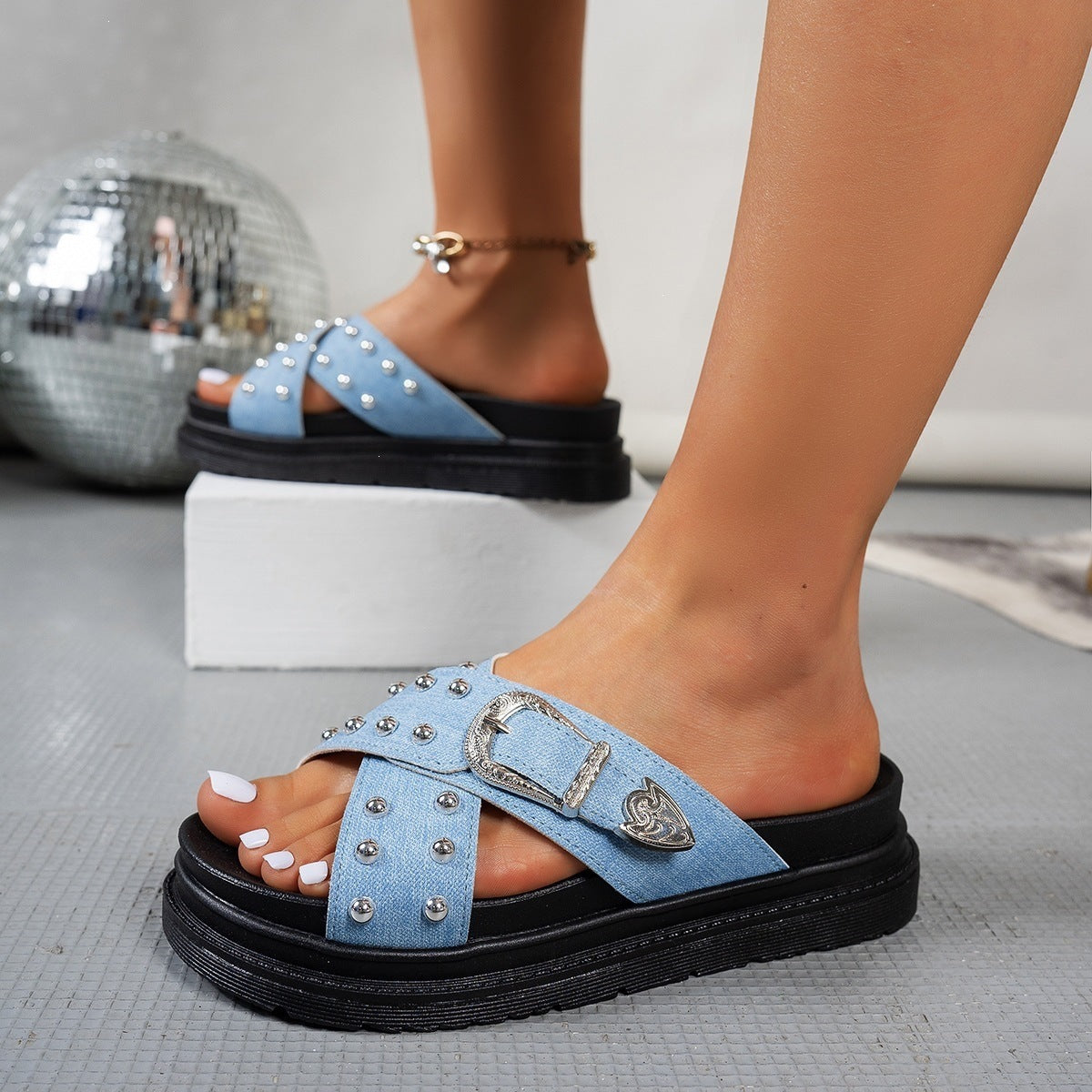 Damen Sportliche Sandalen mit glitzernden Nieten R&B