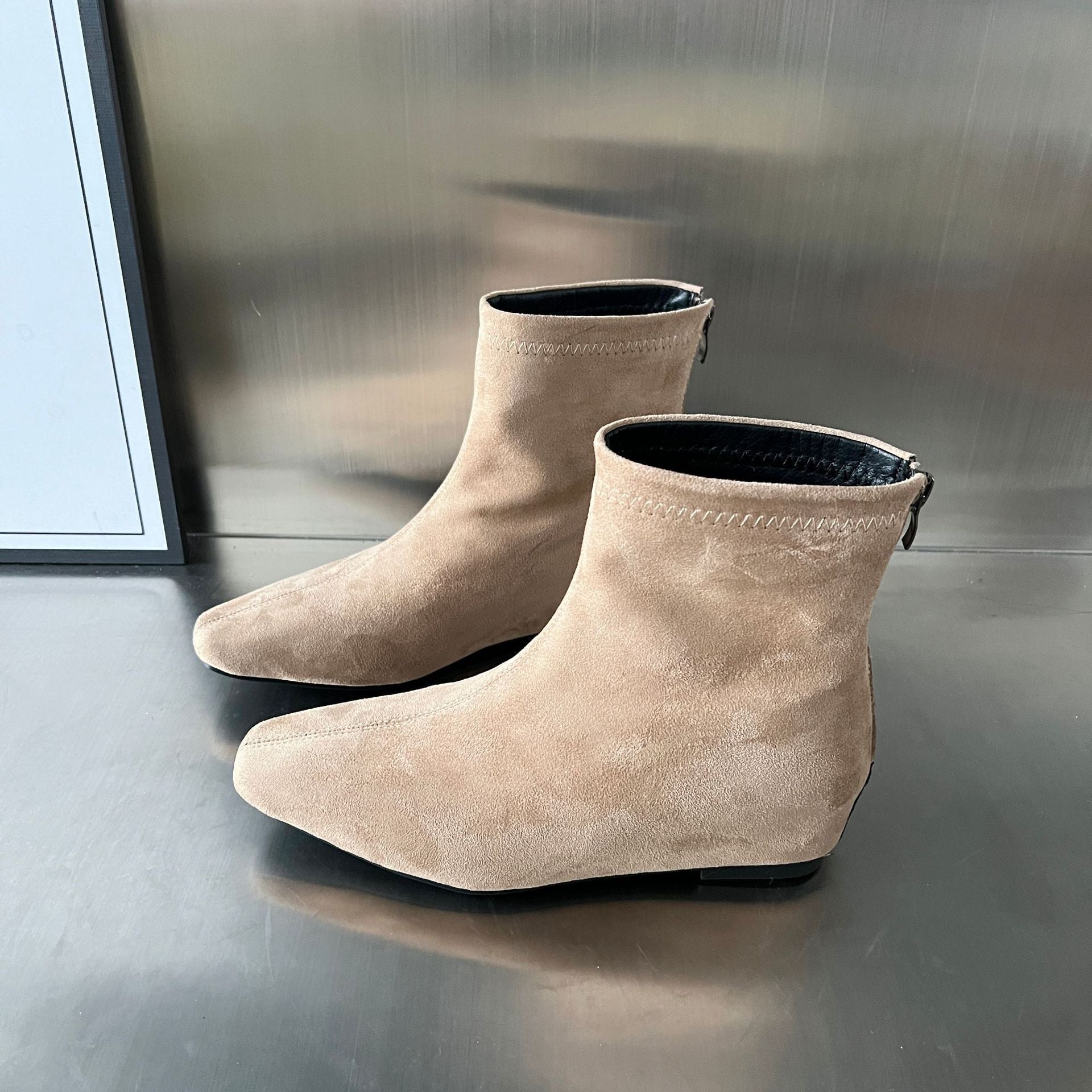 Damen Ankle Boots aus hochwertigem Wildleder mit dekorativem Reißverschluss R&B