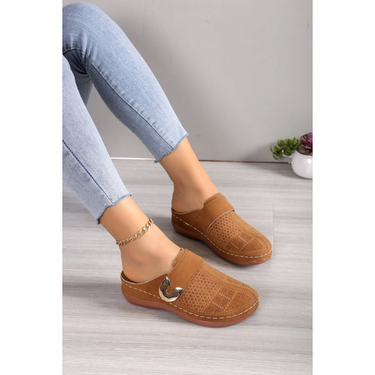 Damen bequeme Clogs mit atmungsaktiver Obermaterialstruktur und modischem Riemchen R&B