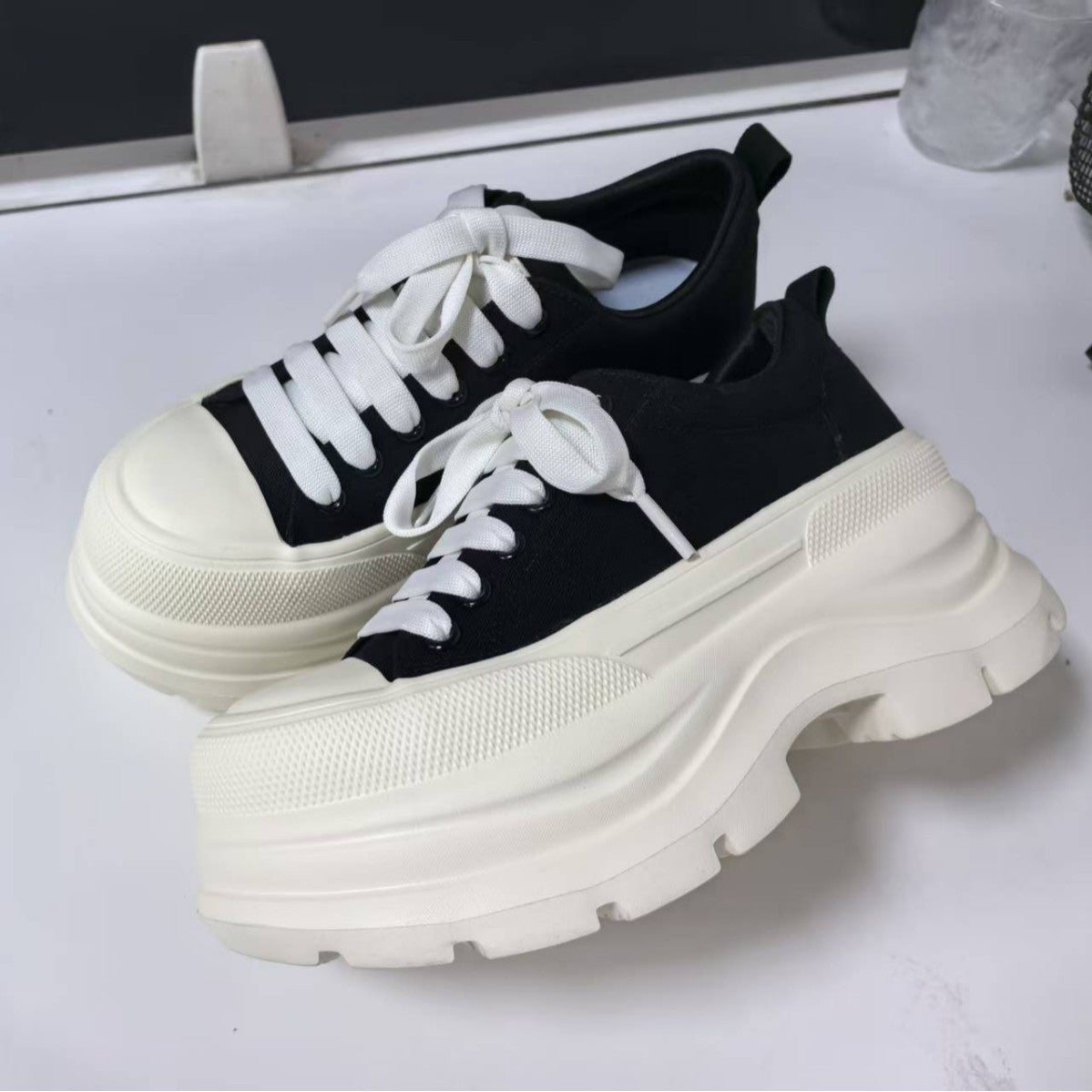 Damen Plattform Sneakers mit Urbanem Design und Bequemer Dämpfung