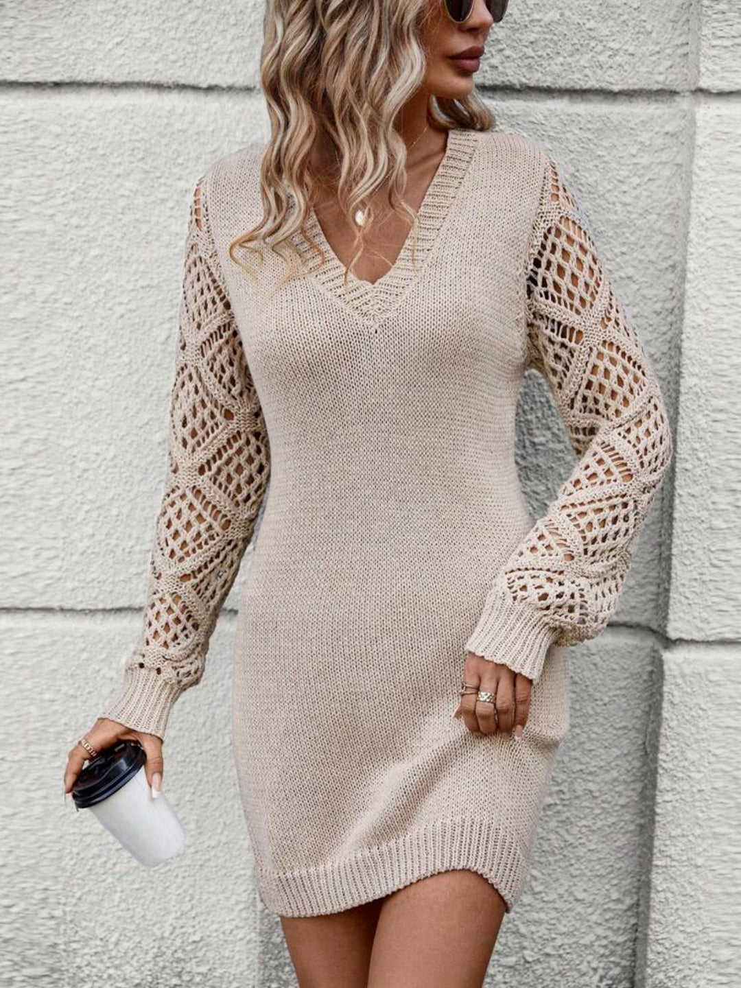Damen Strickkleid mit V-Ausschnitt und luftigen Häkelärmeln R&B