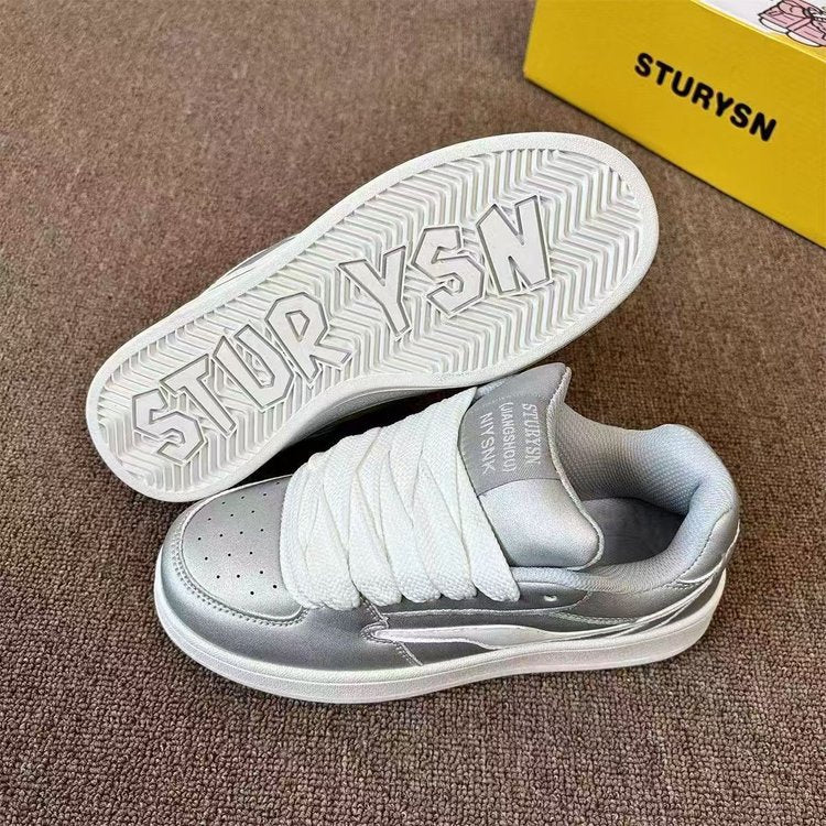 Damen Sneakers mit glänzendem Obermaterial und bequemer Schnürung R&B