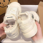 Damen Exklusive Trend-Sneaker mit weichem Obermaterial und besonders dämpfender Sohle