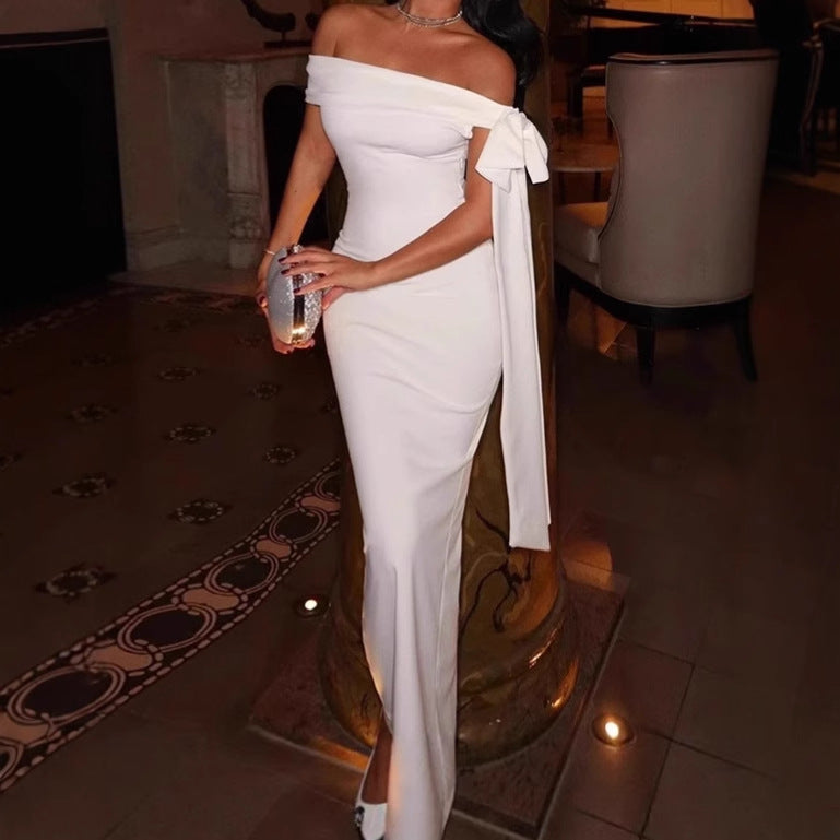 Damen Elegantes Off-Shoulder Maxikleid mit figurformendem Schnitt und schwingendem Saum R&B