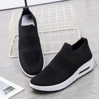 Damen Komfortable Slip-On Sneakers mit atmungsaktiver Strickoberfläche und dämpfender Sohle R&B