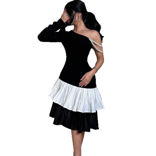 Damen Elegantes Kleid mit asymmetrischem Schnitt und Rüschen-Details R&B