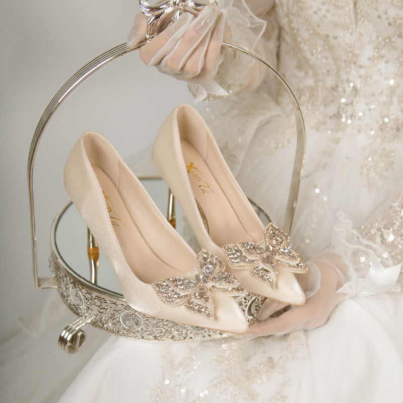 Damen Elegante Pumps mit funkelnder Blumenapplikation und schmalem Absatz R&B