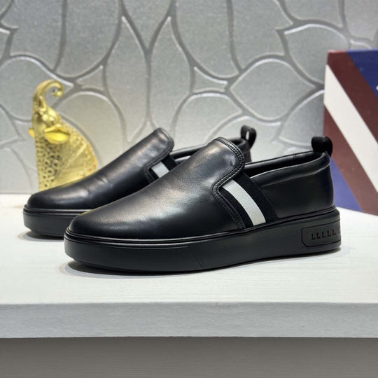 Damen Sportliche Slip-On Sneaker mit elastischen Einsätzen R&B