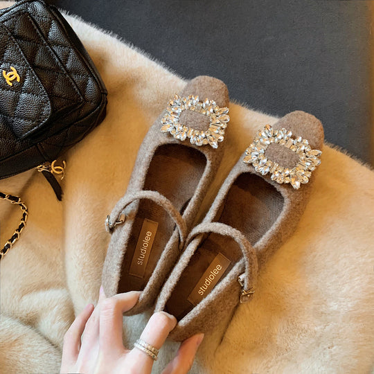 Damen Ballerina-Schuhe mit funkelnden Strassdetails und nostalgischem Riemenverschluss R&B