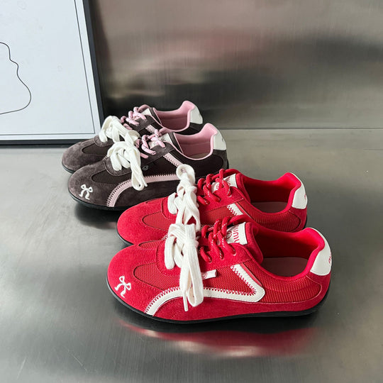 Damen Sportliche Sneakers mit atmungsaktiver Mesh-Oberfläche und eleganter Wildlederverzierung R&B