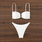 Damen Bikini-Set mit raffinierten Rüschen und goldenen Akzenten