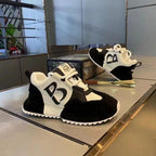 Damen Sportliche Sneaker mit griffiger Sohle und modernen Akzenten R&B
