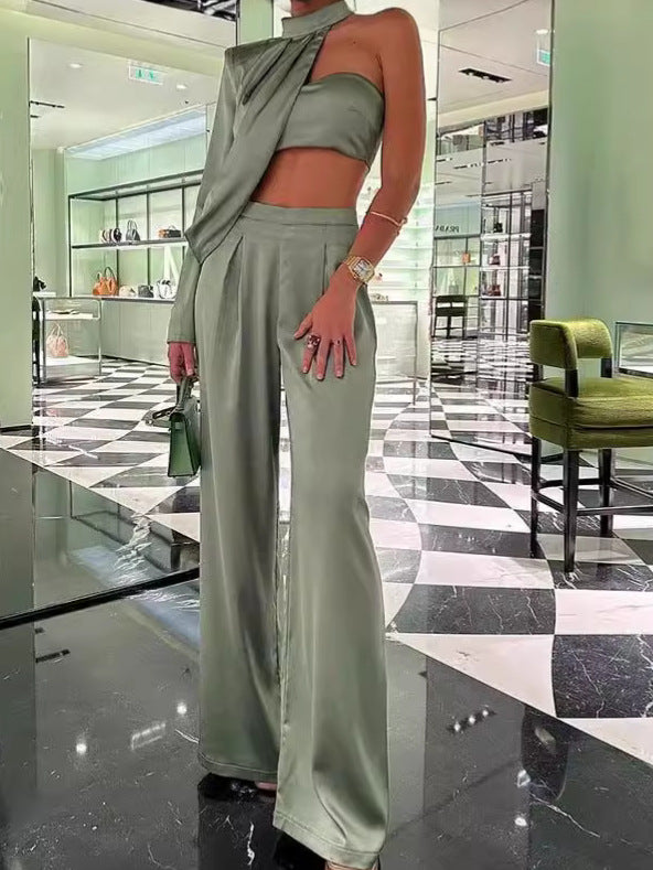 Damen Schickes Zweiteiliges Outfit mit cropped Top und silk Abschluss R&B