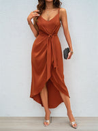 Damen Etuikleid mit elegantem Wickel-Design und schwingendem Saum R&B