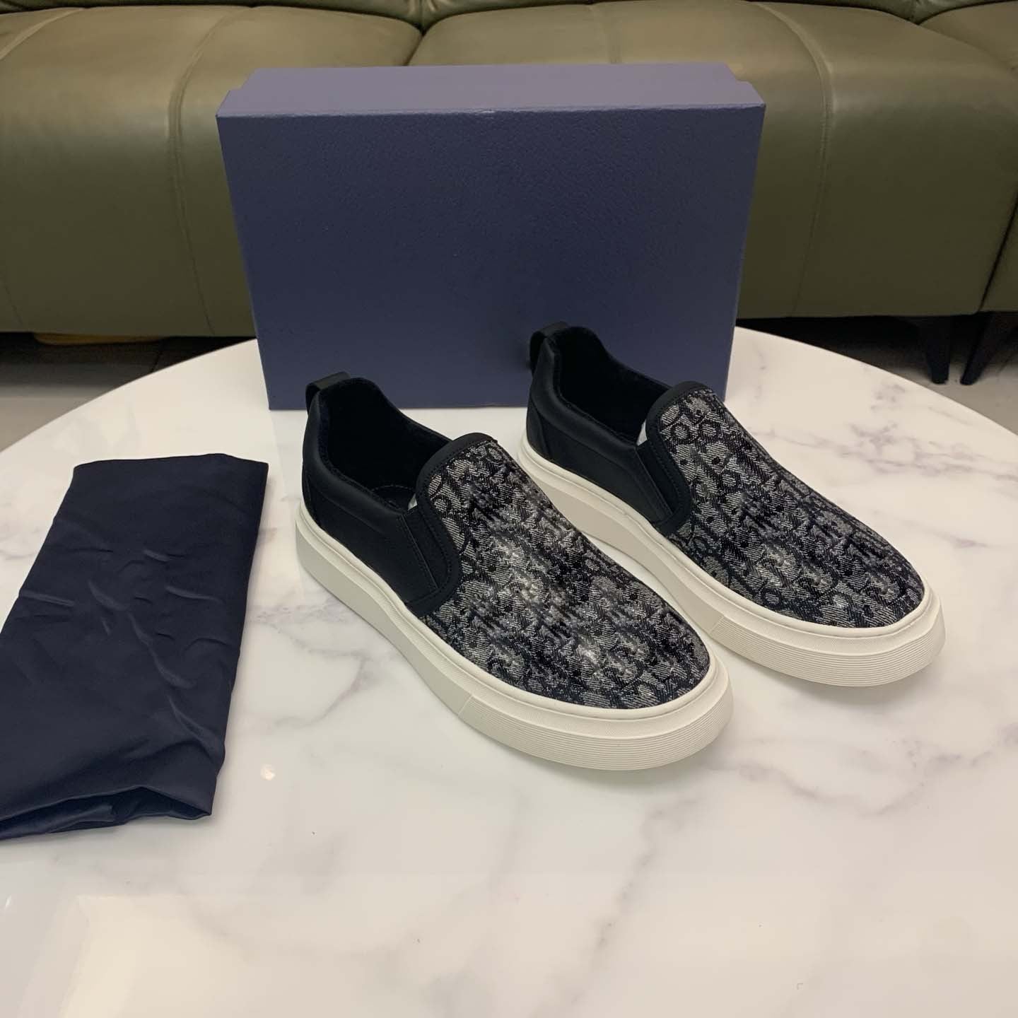 Damen Slip-On Sneakers mit modischem Schlangenleder-Design und praktischem Elastikeinsatz R&B