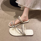 Damen Elegante und funkelnde Badesandalen mit Schmetterlingsapplikation EB