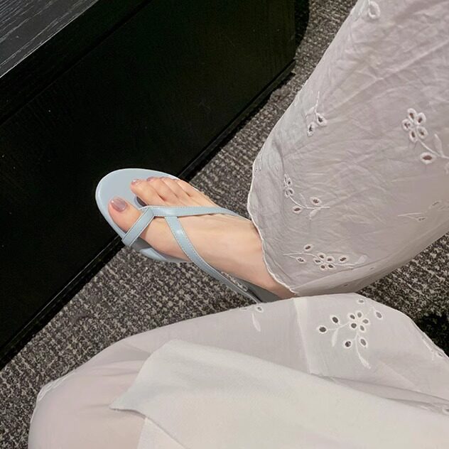 Damen Zehentrenner mit elegantem Design und komfortabler Fußbettgestaltung