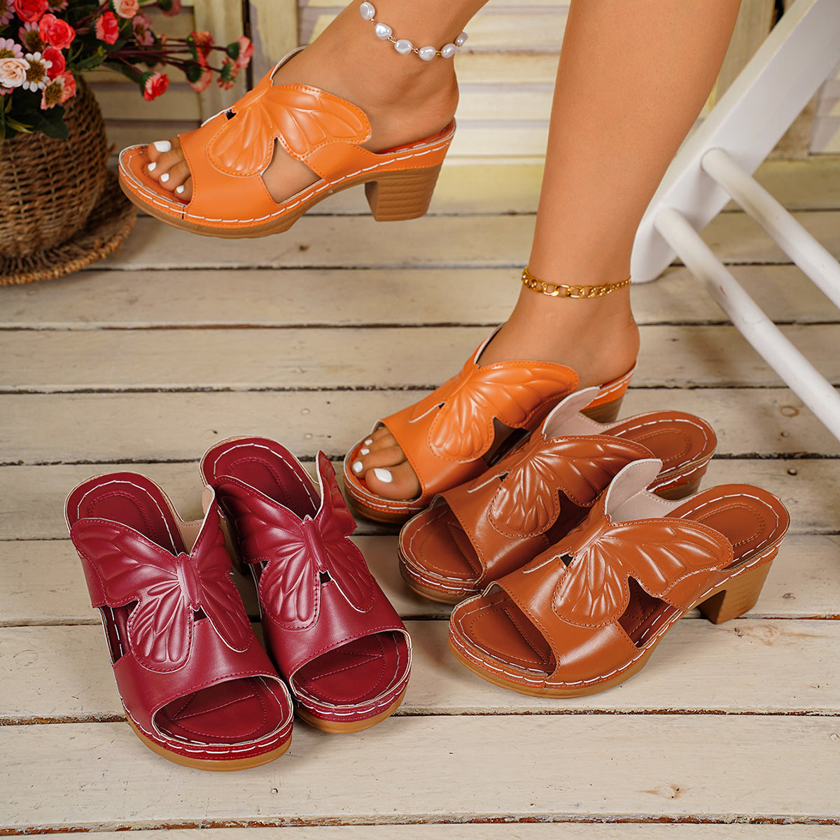 Damen Modische Wedge-Sandaletten mit floralem Schnitt und komfortablem Fußbett R&B