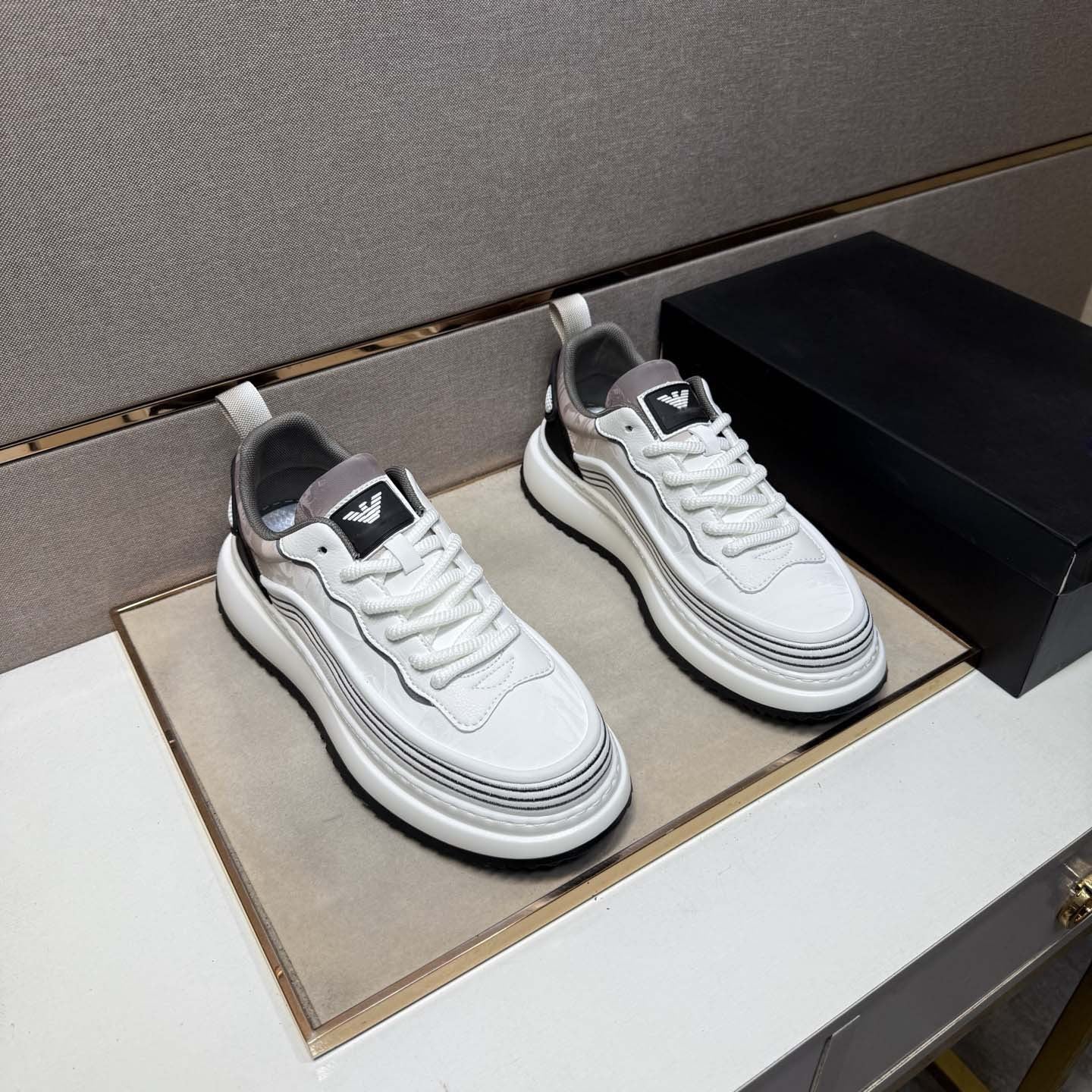Damen Hochwertige Freizeitsneakers mit innovativer Sohle und modischem Obermaterial R&B