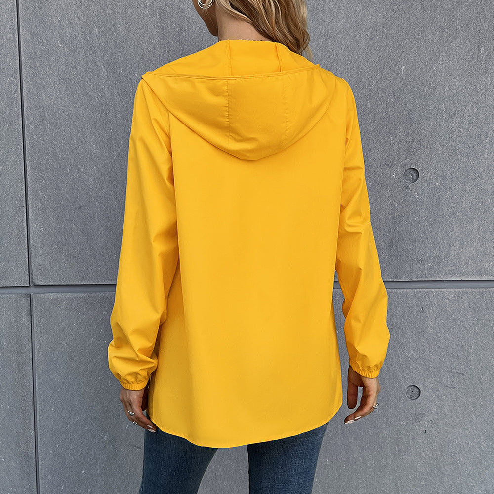 Damen leichte Regenjacke mit praktischer Kapuze und seitlichen Taschen R&B