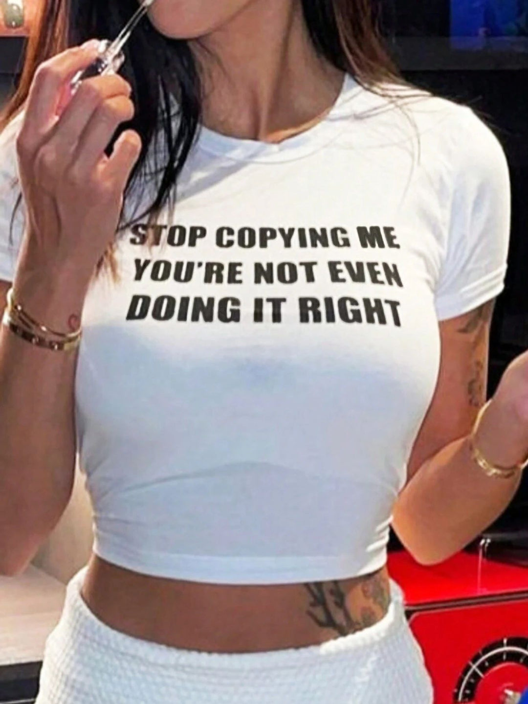 Damen Crop-T-Shirt mit kreativem Telefon-Design R&B