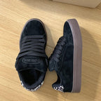 Damen Sneakers im sportiven Design mit weichem Veloursleder und modischen Akzenten R&B
