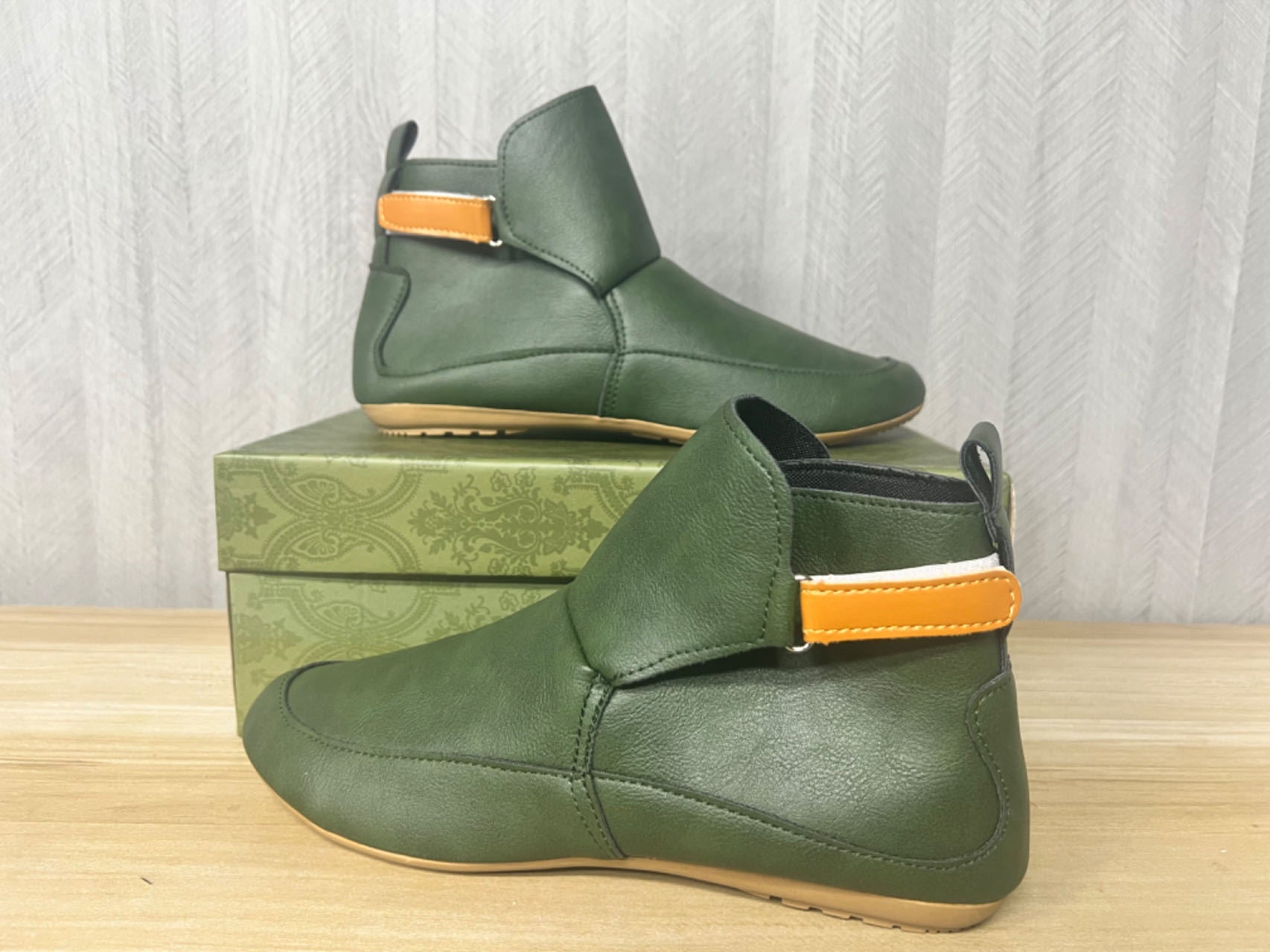 Damen elegante Stiefeletten aus hochwertigem mit modischem Riemen