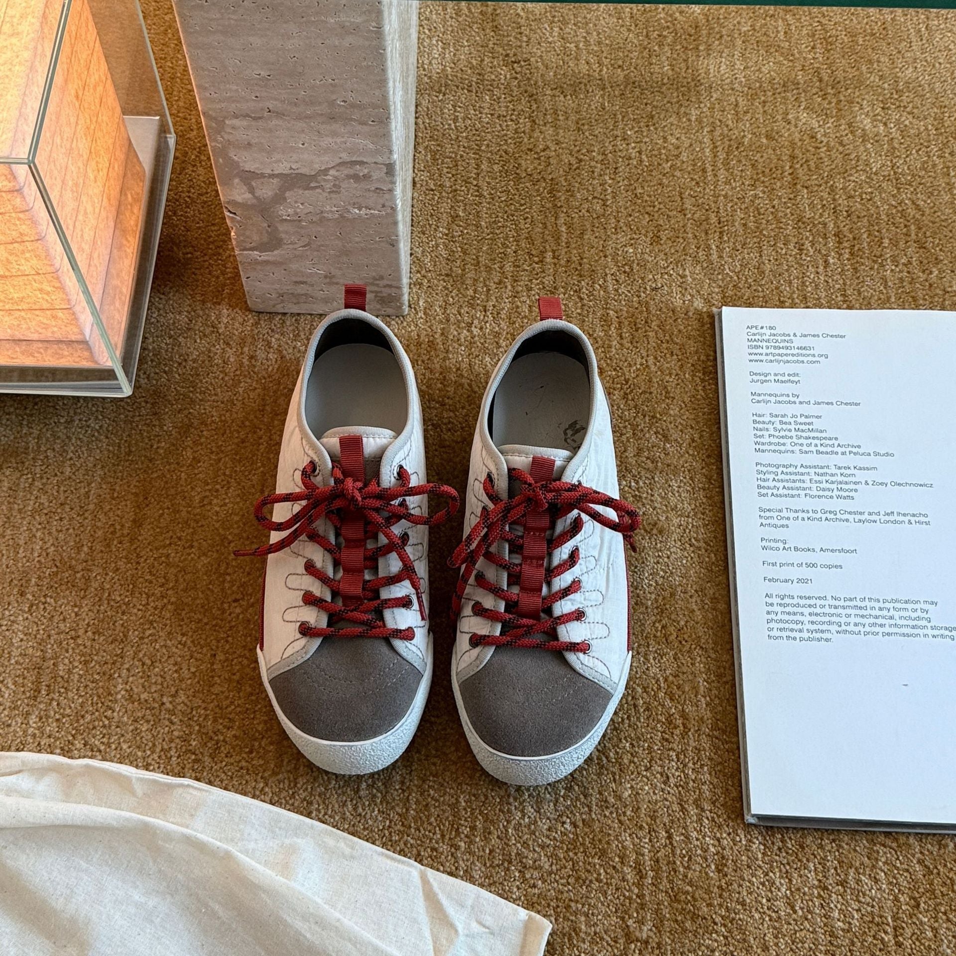 Damen Sportliche Sneakers im minimalistischen Design mit atmungsaktiver Obermaterialkombination