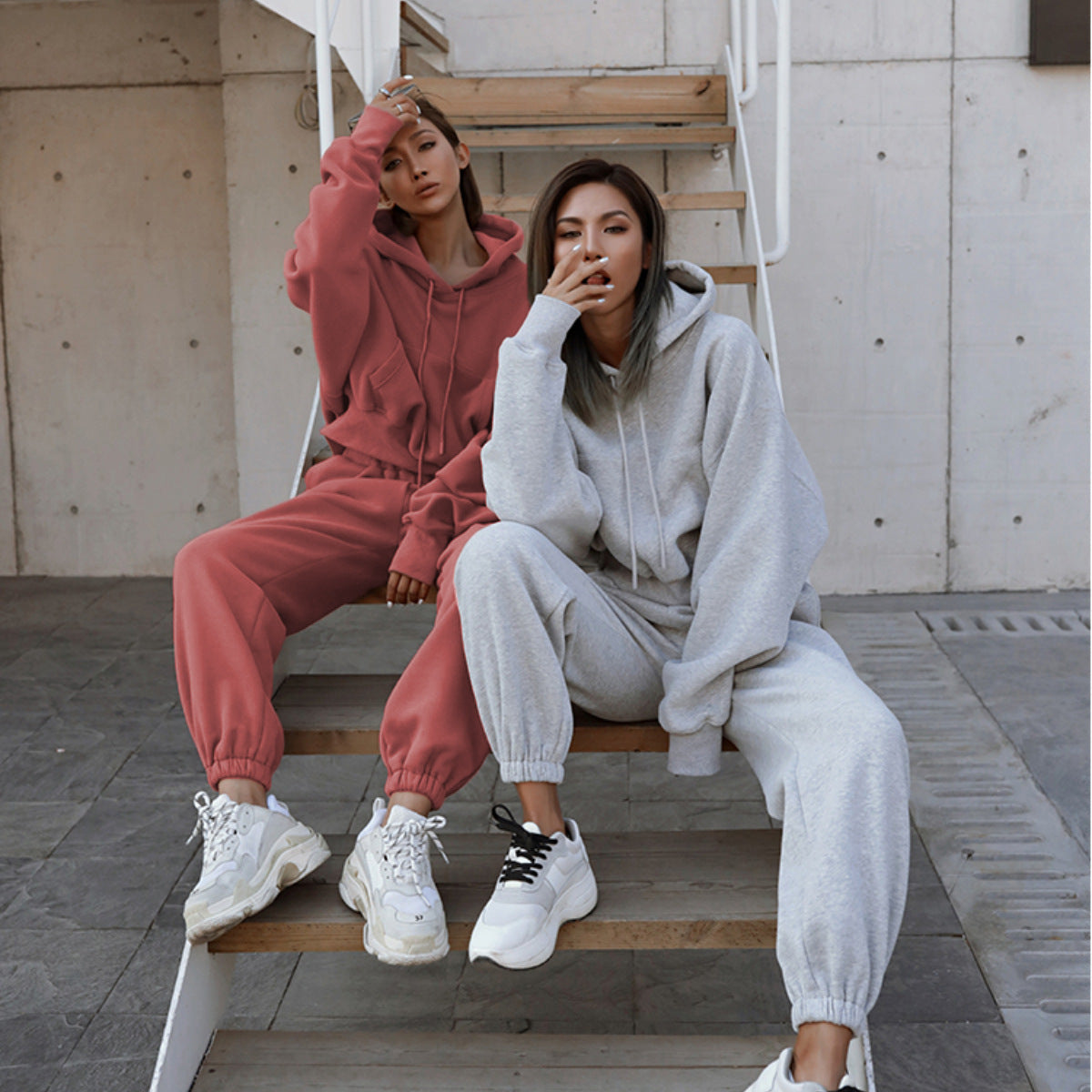 Damen bequeme Loungewear-Kombination mit Kapuze und elastischem Bund R&B