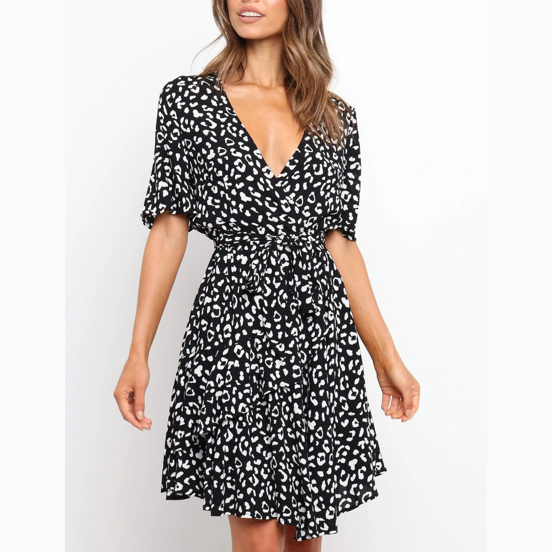 Damen Wickelkleid mit großzügigen Volant-Ärmeln und wunderschönem Animal-Print R&B
