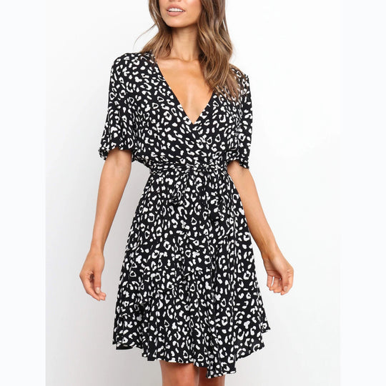 Damen Wickelkleid mit großzügigen Volant-Ärmeln und wunderschönem Animal-Print R&B