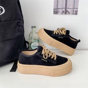 Damen Plattform Sneakers mit luxuriösem Wildleder-Obermaterial und modischem Schnürdesign