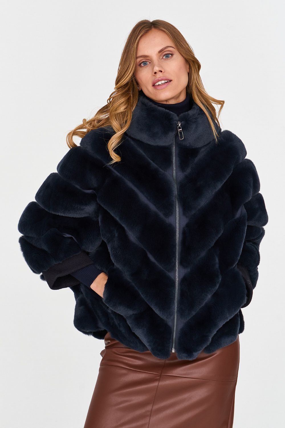 Damen Kuschelige Kunstpelzjacke mit Steppdesign R&B