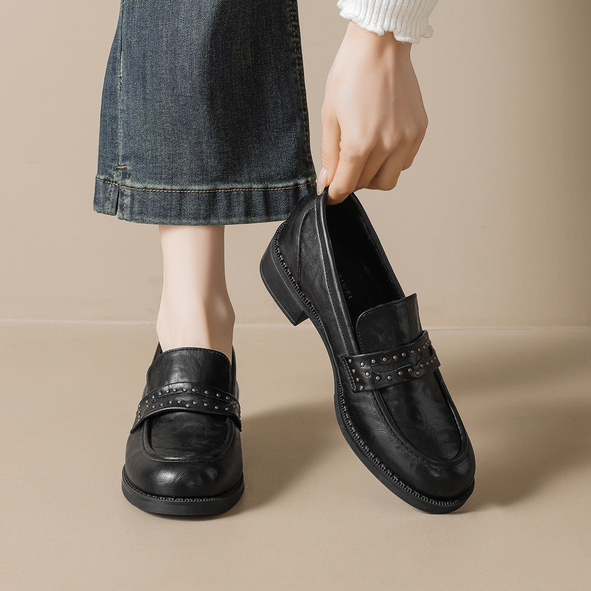 Damen elegante Mokassin-Schuhe mit modischer Nietenverzierung